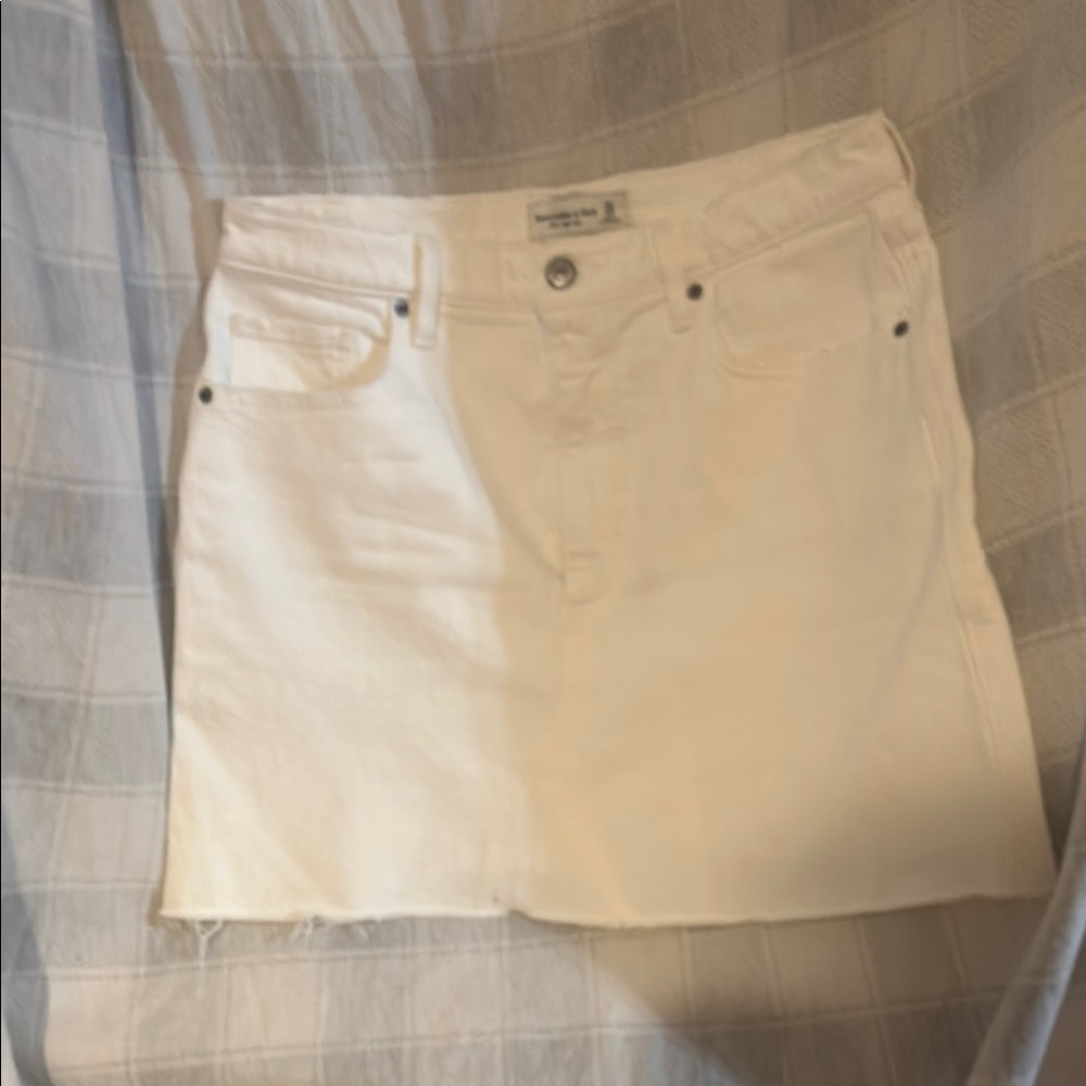 Abercombie denim white mini skirt